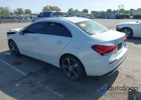 2020 Mercedes-Benz A 220 z USA, uszkodzony, nr VIN W1K3G4EB6LJ202811